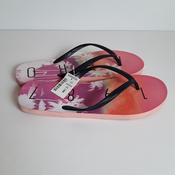 NWT Aeropostale Women's Slip On Sandals Size 10 - Picture 3 of 5